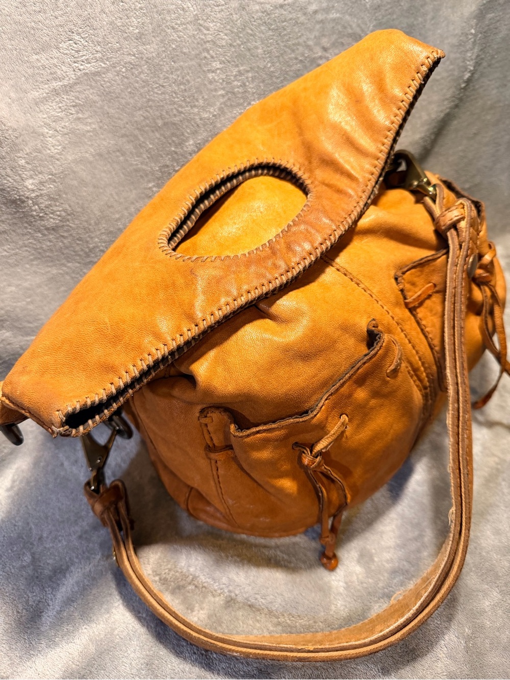Lucky Brand Caramel Leather Fold Over Shoulder Bag - Picture 5 of 11
